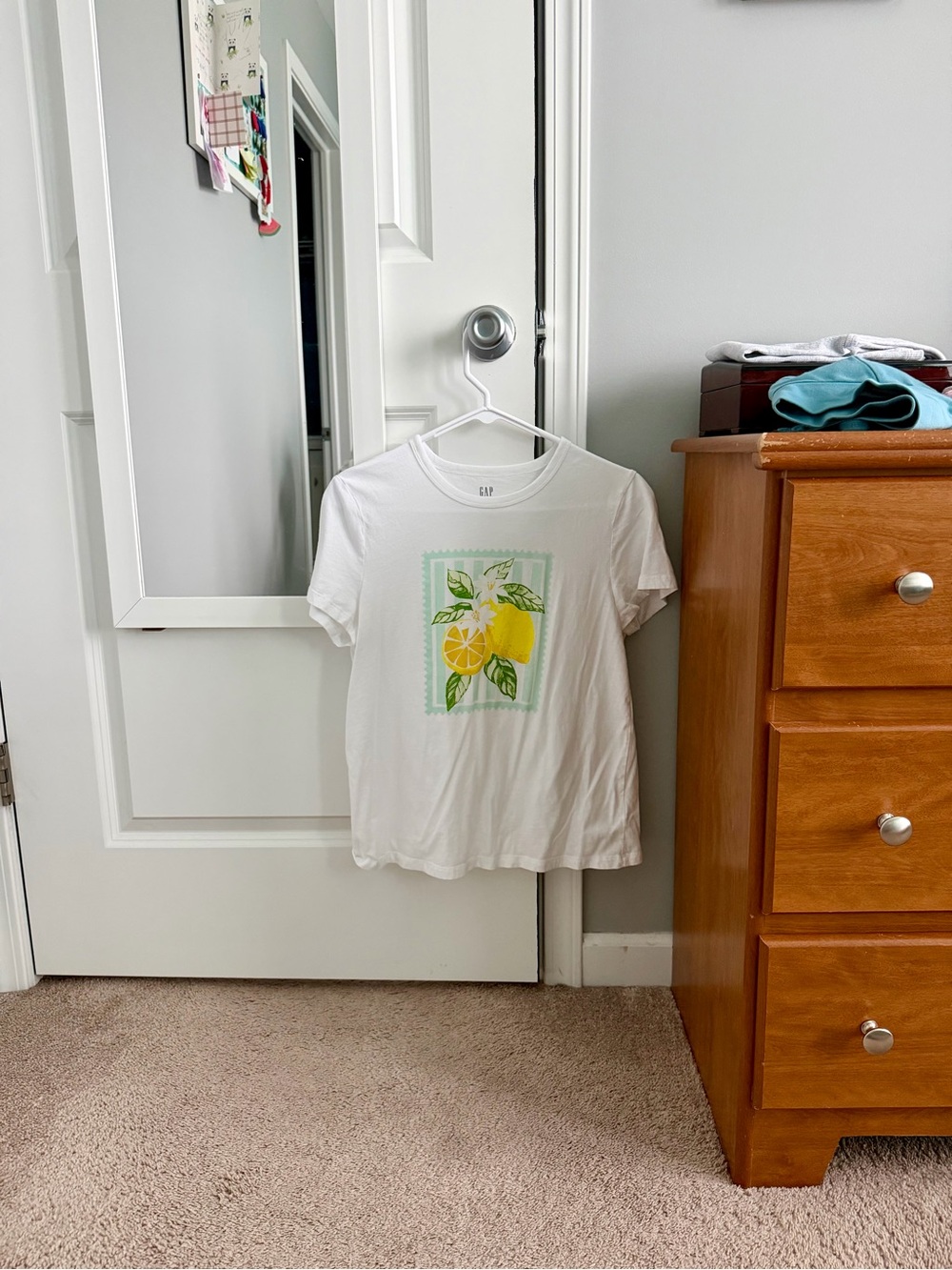 Medium Gap tee
